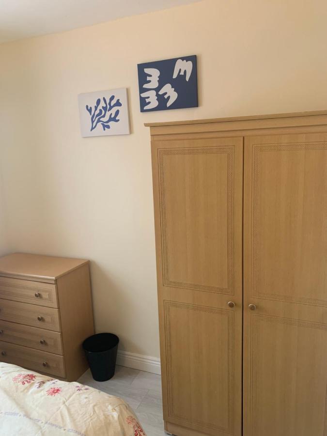 One Bedroom Apartment Дублін Екстер'єр фото